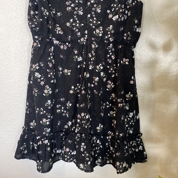 Cupcakes & Cashmere Flirty Lida Floral Dress | size 6 - Picture 5 of 9